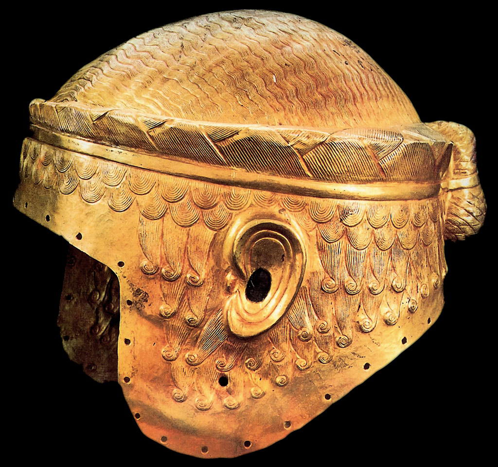 Золотой шлем царя Мескаламдуга. Из царской гробницы в Уре. Ок. 2600 г. до н.э. Багдад, Иракский музей
