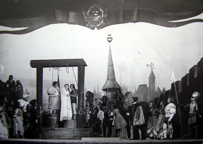 004. Осада Лейдена. И.Назаров. 1946
