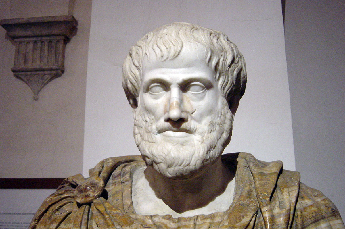 Аристотель. древнегреческий философ. Ученик Платона. С 343 до н. э. — воспитатель Александра Македонского. В 335/4 г. до н. э. основал Ликей. Натуралист классического периода
