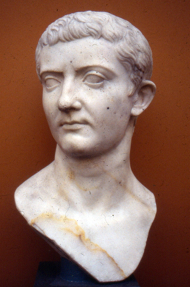 Тиберий - второй римский император из династии Юлиев-Клавдиев. Великий понтифик, многократный консул, многократный трибун (14-37 гг)
