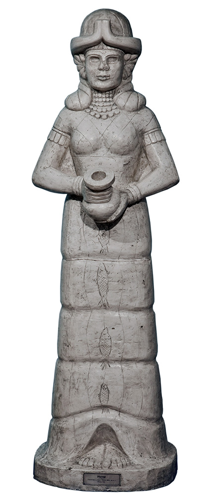 Статуя богини Иштар. Из Мари. 18 в. до н.э. Халеб, Музей.
